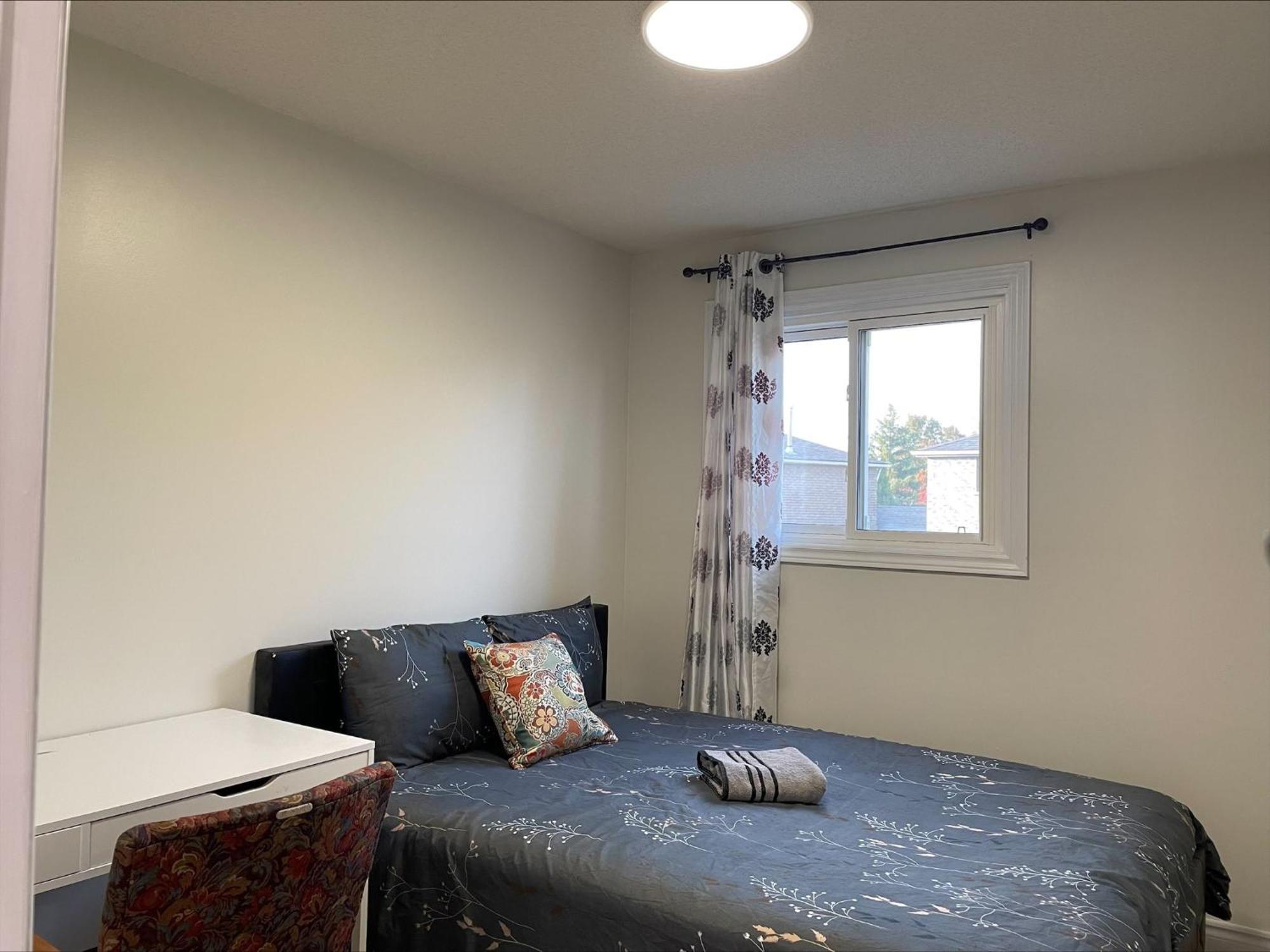 Bhf Near College & Hosp Self-service Check-in So Fast Net Free Parking In * Barrie